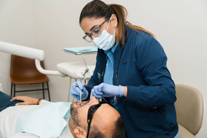 How Root Canal Treatment Helps Save Natural Teeth